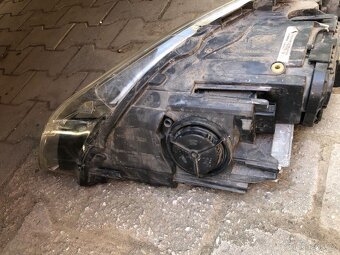 Predám pravý predný svetlomet Audi Q7 (4L) - 6