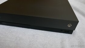 Xbox One X 1 TB /1X JOYSTICK - 6