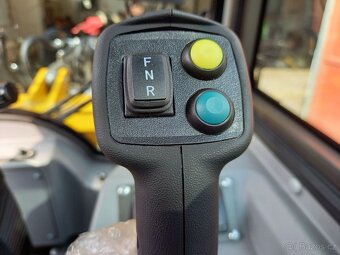 Čelní nakladač ZL16,ovládání joystik - 6