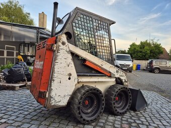 Smykový nakladač BOBCAT 453 - 6