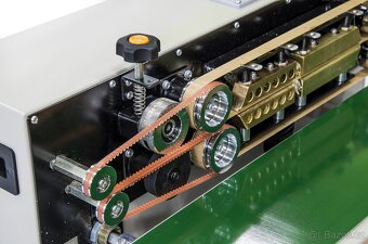 Svářečka sáčků automatická s dopravníkem - 6