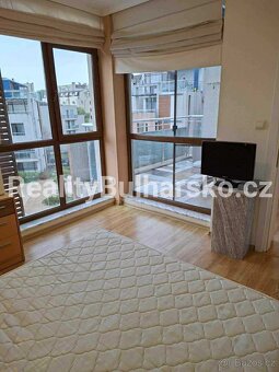 Prostorný apartmán 2+kk s výhledem na bazén 250m od pláže - 6