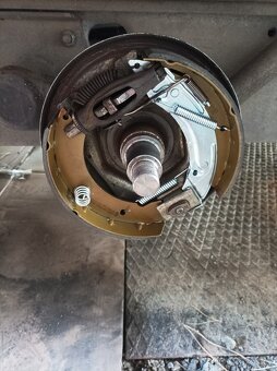 Brzdové čelisti Knott - 6