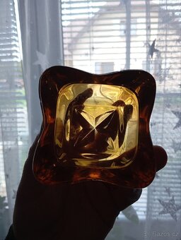 Starý skleněný popelník - 6