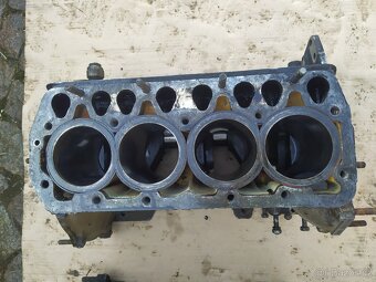 Blok motoru Škoda 110 - 6