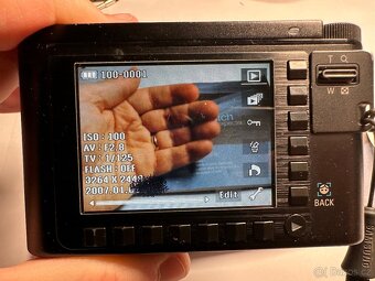 Samsung NV8 - 6