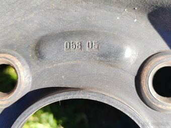 Prodám sadu letní pneu BARUM 185/65 R14 vč. plechových disků - 6