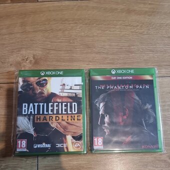 Microsoft Xbox Series x 1TB  s 8 hry - 6