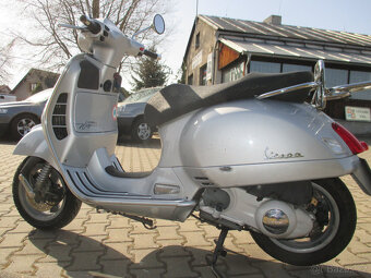 Piaggio Vespa 250 GTS ie rv 200616kW 23000km - 6