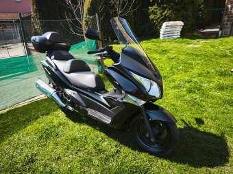 Honda SW-T400 (2011) kufr, jen 6500km, po servisu - 6