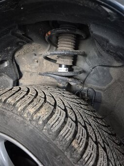 Toyota RAV4 - 6