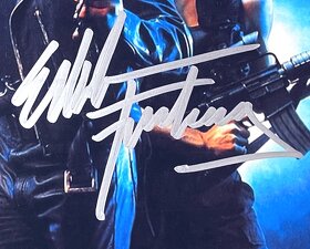 Vlastnoručně podepsaná fotografie Terminator 2  s COA - 6