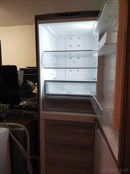 Prodám VELKOU plne funkční lednici zn. WHIRLPOOL-DOVEZU----- - 6