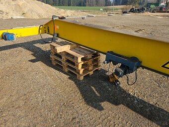 Mostový - portálový jeřáb DEMAG 2000 kg + dráha - 6
