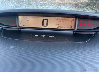 CITROEN C4 1.4 BENZIN - 6