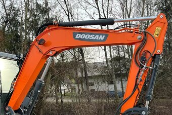 Kolový bagr Doosan DX57W ROTOTILT - 6