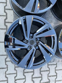 VW Touareg, kola 20" - 6