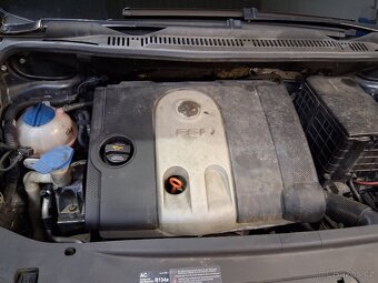 Volksvagen Touran 1.6 fsi - 6