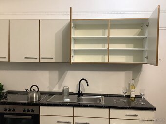 Světlá moderní kuchyně CALLY - 6