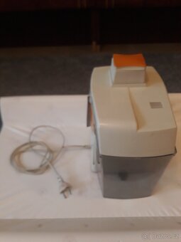 ODŠTAVNOVAČ  ZN.  ZELMER  220  V. - 6