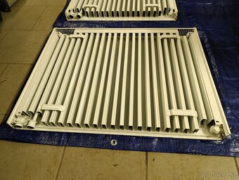 4 ks deskových radiátorů - 6