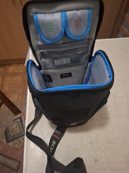 Prodám kompkt Sony - 6