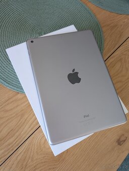 Apple ipad 6th. Gen (6. generace) 64 GB - 6