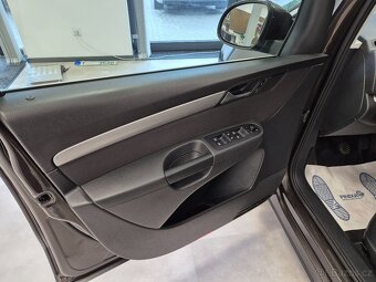 Volkswagen Sharan 2,0 TDI COMFORT-LINE 7ÍST - 6
