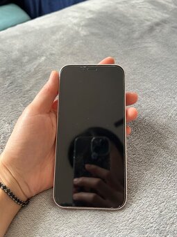 iPhone 13 růžový - 6