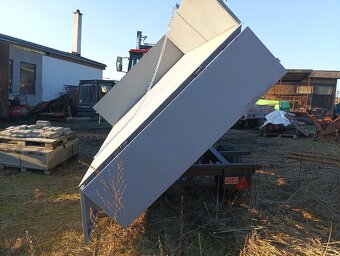 Vlek za traktor třístranný sklápěč - 6