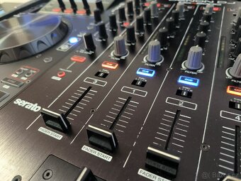 Denon MCX 8000 + case - 6
