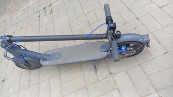 Elektrokoloběžka Mi electric scooter 3 - 6