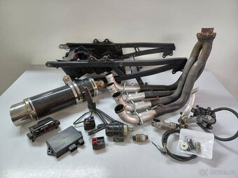 Kawasaki ZX 750 - 6
