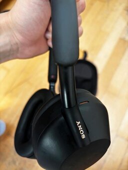 Bezdrátová sluchátka Sony WH-1000 XM5 - 6