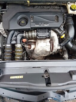 Citroen DS4 1.6 HDi automat ( 82 kW - 9HR ) r.v.2013 - 6