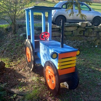 Dřevěný zahradní traktor - 6