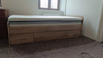 Postel s roštem a matrací - 6