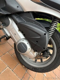 Piaggio Beverly 300 - 6