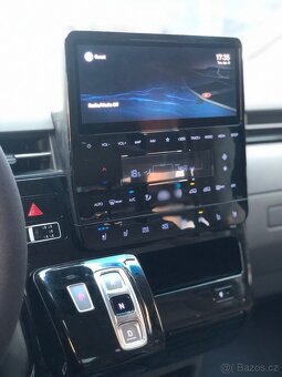 Hyundai Staria Luxury 4x4 panorama 2,2 diesel - 6