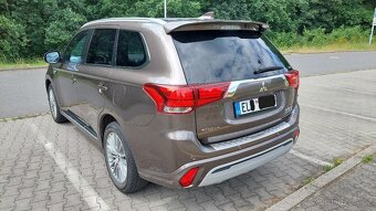 MITSUBISHI OUTLANDER 2.4 PHEV 4x4-2019-45600KM - 6
