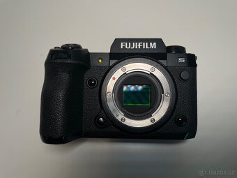 Fujifilm X-H2S + Viltrox 13 mm f/1.4 + ND filtr + 3× baterie - 6