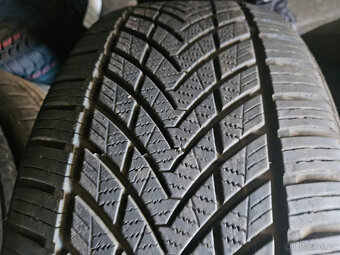 235/55R17 103 W XL Tracmax - 6