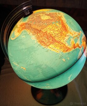 SVÍTÍCÍ GLOBUS - 6