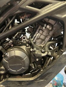 Honda CB125R - 6