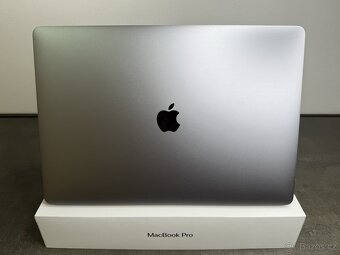 MacBook Pro 15'' 2016 / i7 / 16GB / 512GB SSD / Space Gray - 6