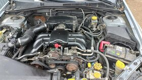 Subaru Outback 2005 3.0 H6 -náhradní díly - 6