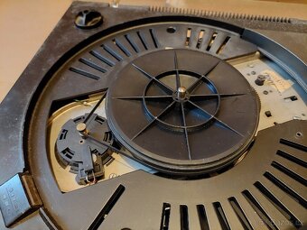 Ruský gramofon Vega 122c - 6