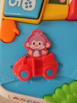Interaktivní hrací stolek Fisher Price pejsek - 6
