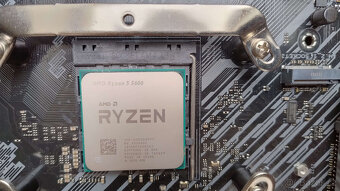 ASUS B450-PLUS II +Ryzen 5 5600 +32GB DDR4 3600MHz +Fera 3 - 6