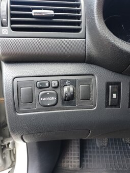 Toyota Avensis - 6